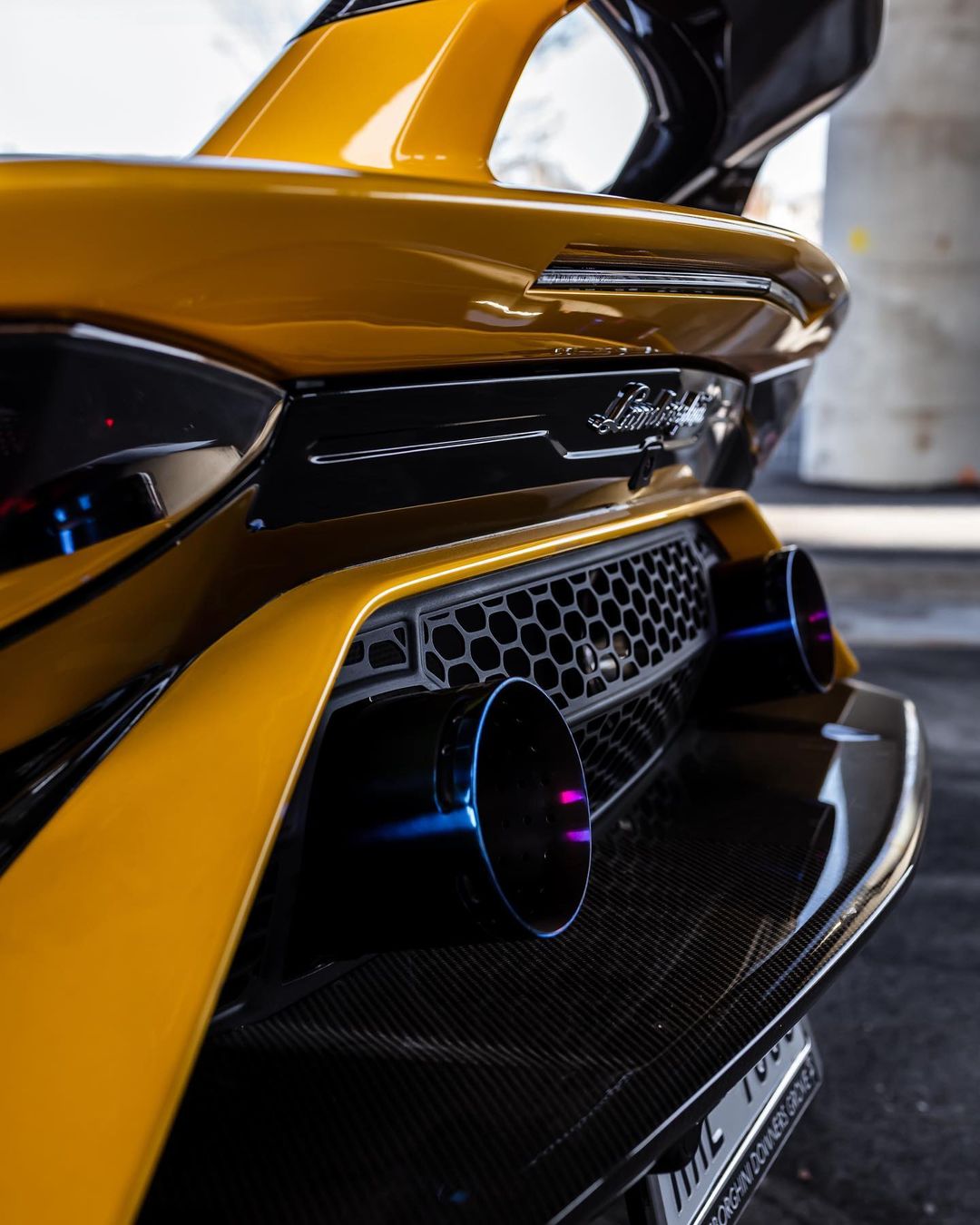 Details The Beauty, Speed Of Lamborghini Aventador SVJ: The Powerful ...